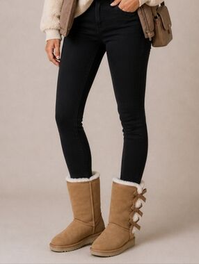 NEW Ugg Victoria Suede Leather Short Bow Boot 7 Brown Tan
